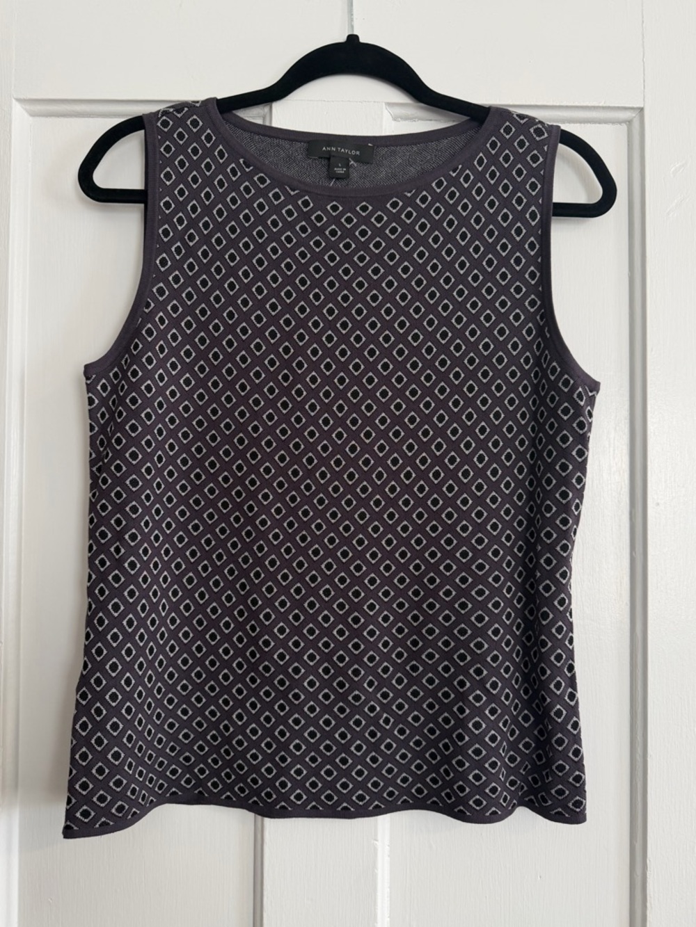 Ann Taylor Sleeveless Diamond-Print knit Shell Size Large